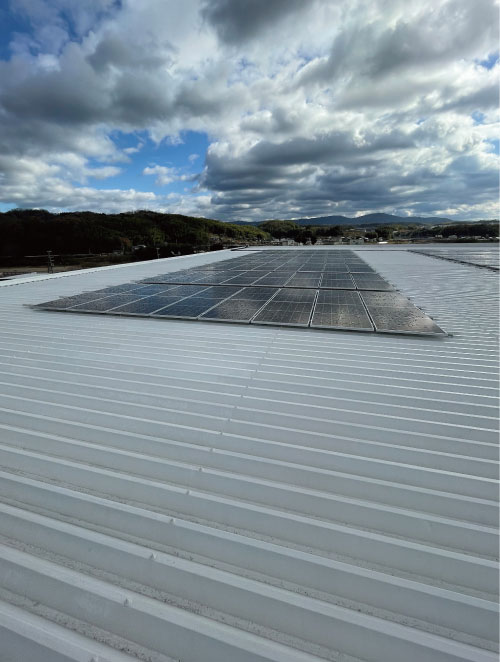 山城配送センターに太陽光発電システム完成しました。