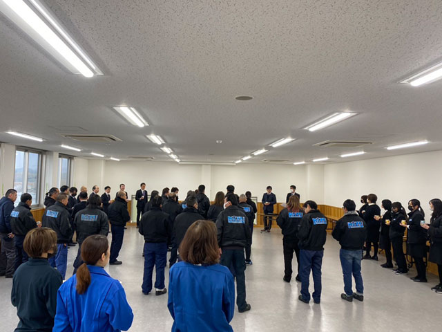 永年勤続表彰20年1名を含む11名が表彰されました。