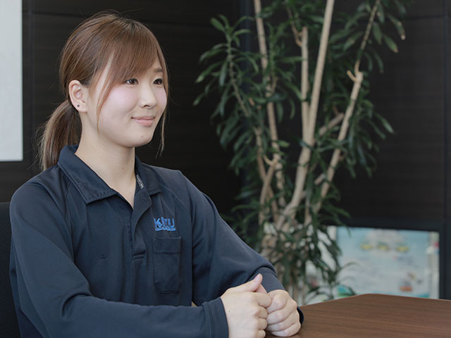 荷物の管理とリフトを使っての入出庫です。